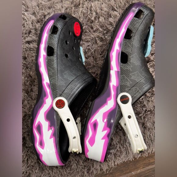 ✨Jujutsu Kaisen Limited Edition Crocs – Size 10M - Picture 5 of 9